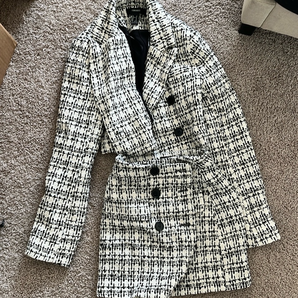 Two piece forever 21 tweed outfit never worn looks like new
